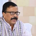 ଛାତ୍ରୀଙ୍କୁ ଅସଦାଚରଣ ମାମଲାରେ ପ୍ରଧାନ ଶିକ୍ଷକଙ୍କୁ ମାଡ଼: ପ୍ରତିବାଦରେ ବିଇଓଙ୍କ ଅଫିସ ଆଗରେ ଧାରଣା